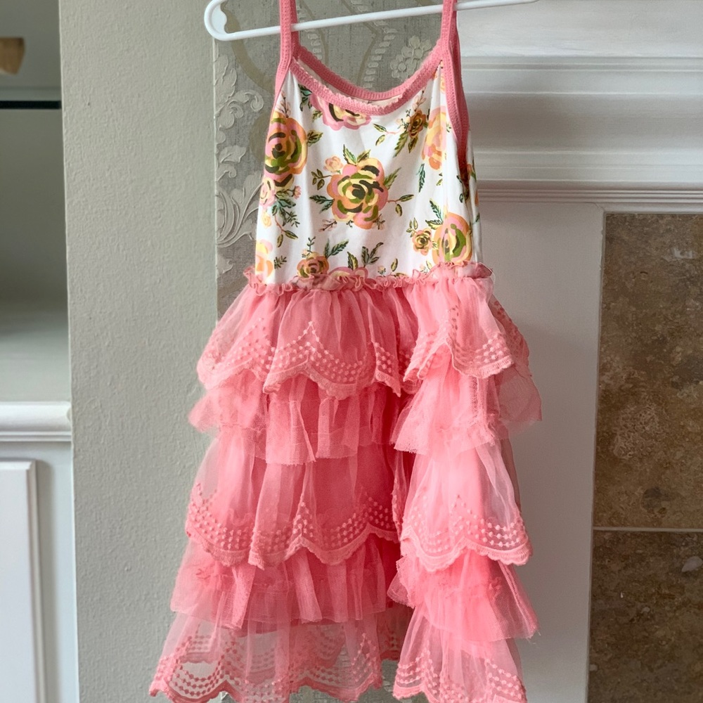 Adorable frilly dress!!